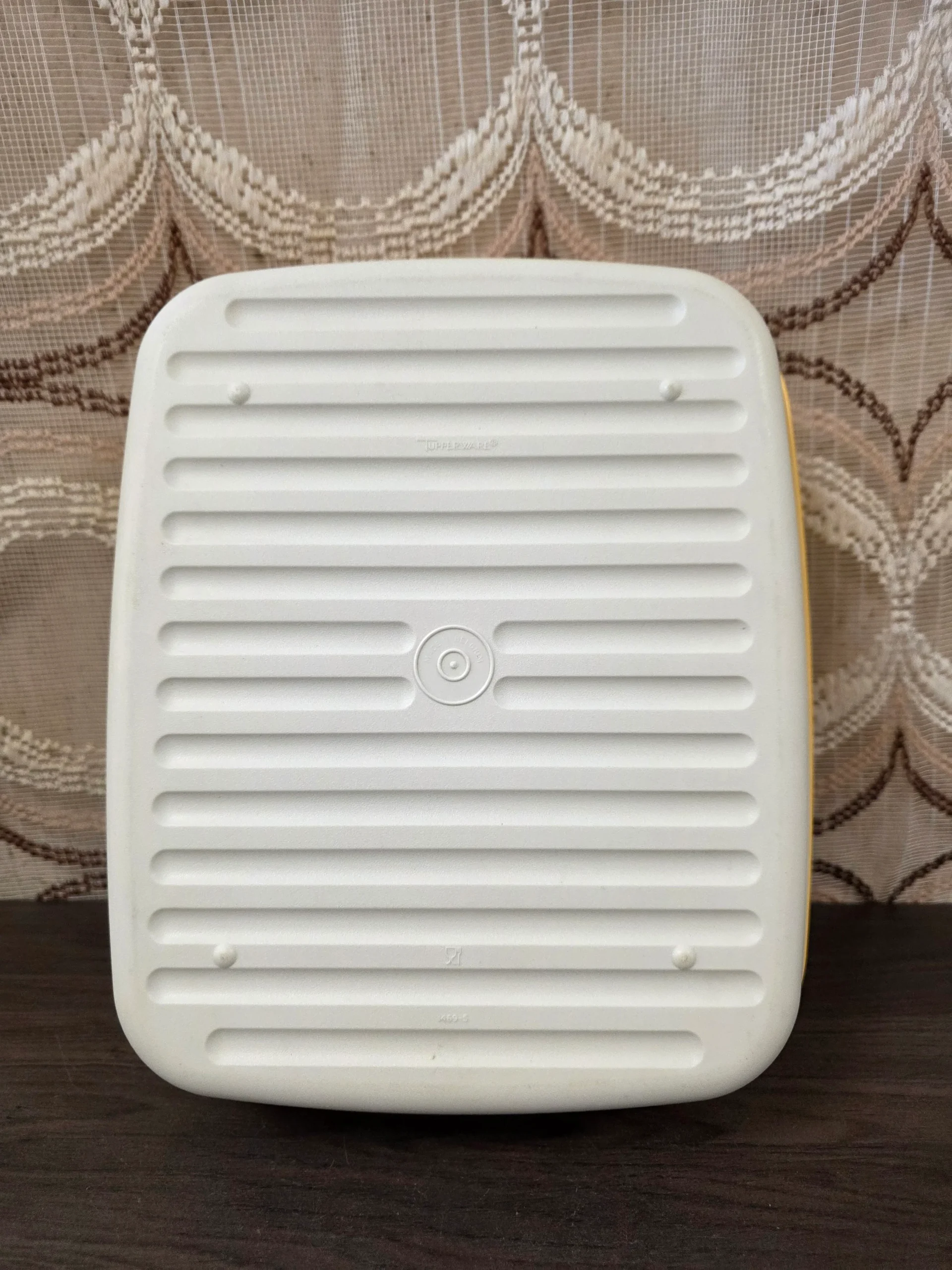 Tupperware Kornuit broodtrommel geel - Afbeelding 6